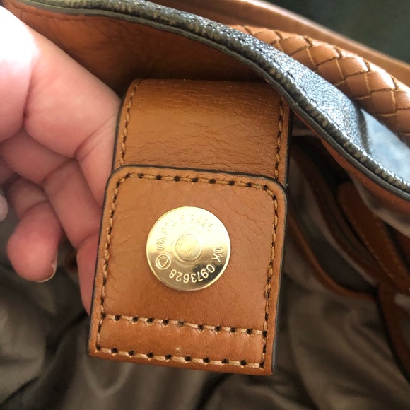 MK Jet SET SIGNATURE PRINT LARGE Gathered Tote - Picture 3 of 8